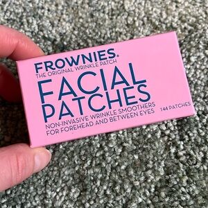 Frownies facial patches
